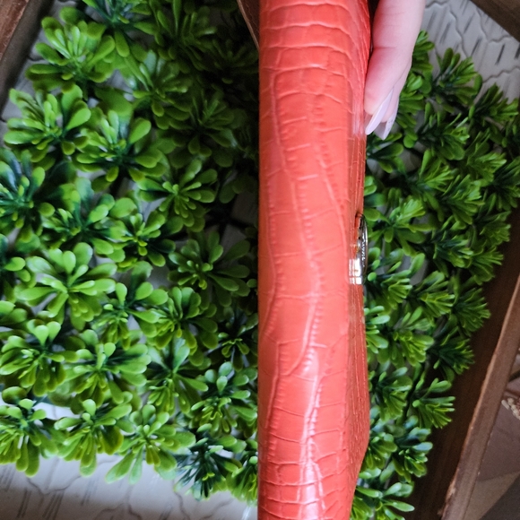 Henri Bendel Zippy Long Wallet Orange - Picture 11 of 12